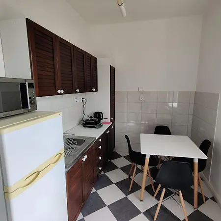 بيت ضيافة Local Vibe - Zizkov Private